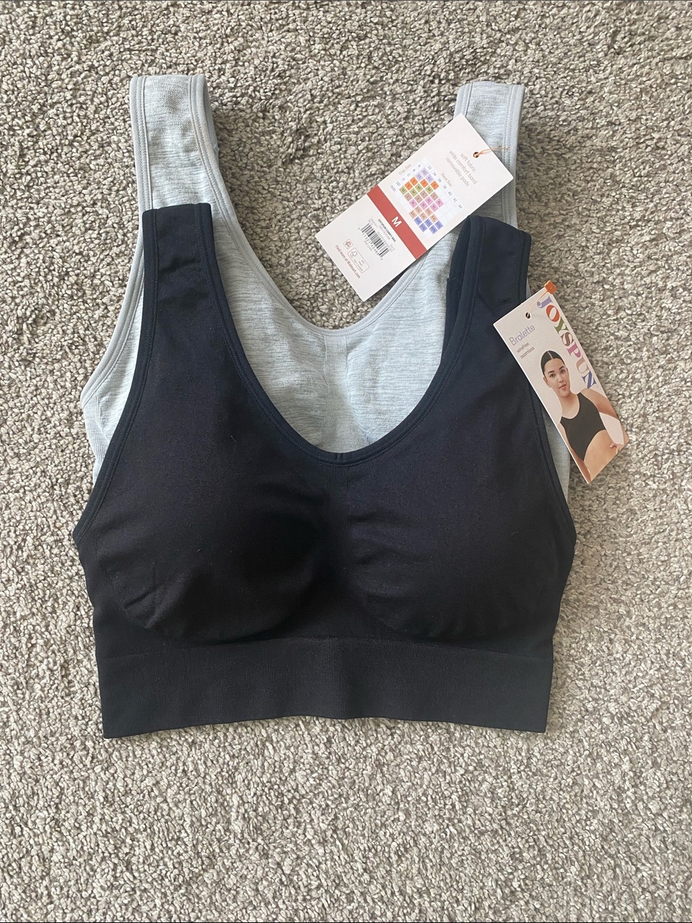 Everyday Seamless Sports Bra — Black & Light Gray. Size Medium
